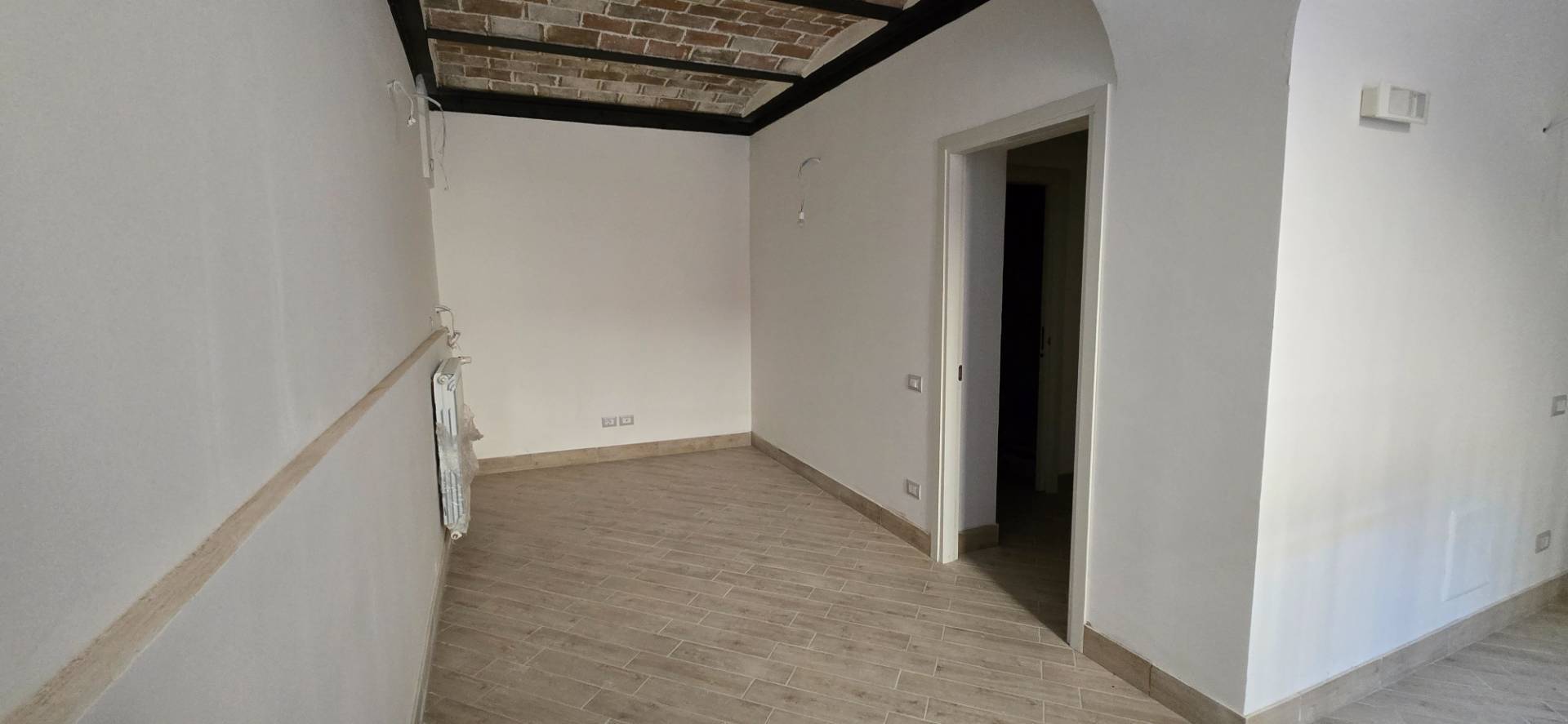 Locale commerciale in vendita a L'Aquila, Centro storico