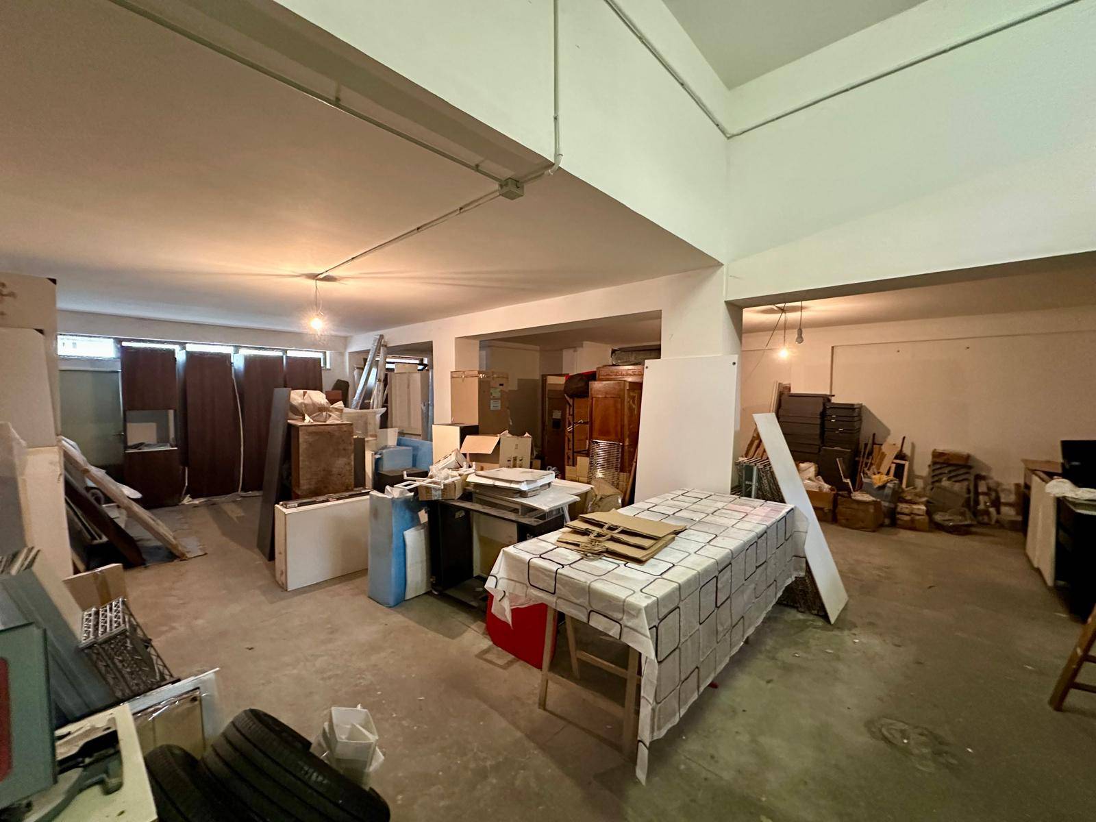 Magazzino in vendita a L'Aquila, Piazza d'Armi