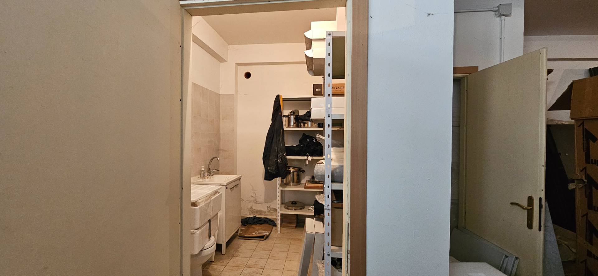 Magazzino in vendita a L'Aquila, Piazza d'Armi