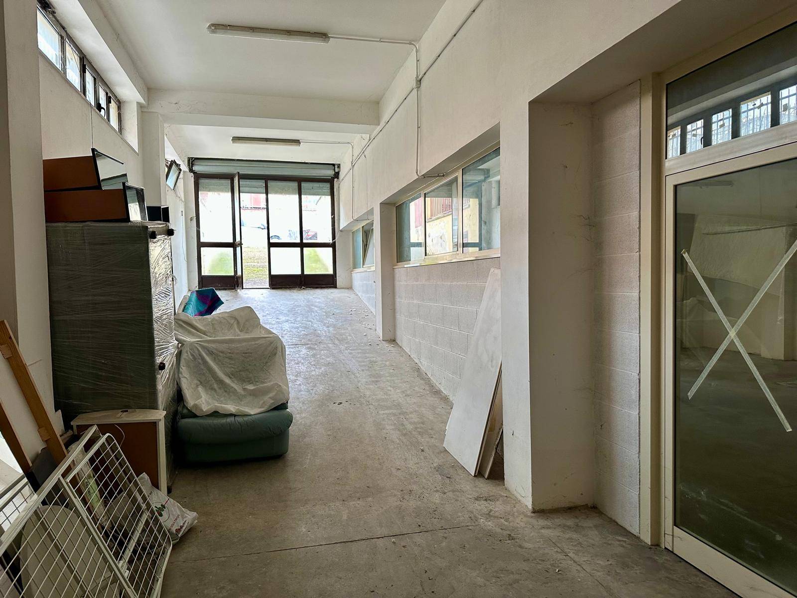 Magazzino in vendita a L'Aquila, Piazza d'Armi