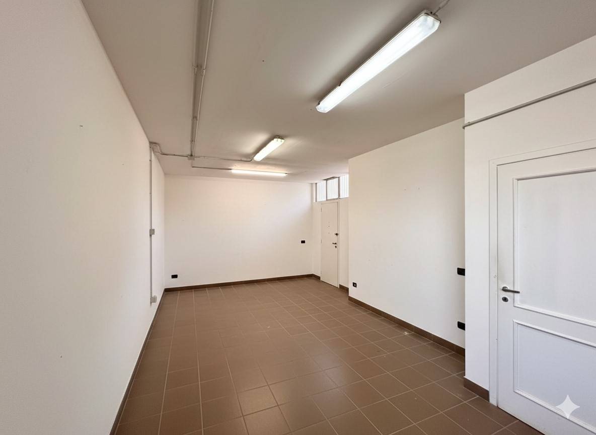 Magazzino in vendita a L'Aquila, Piazza d'Armi