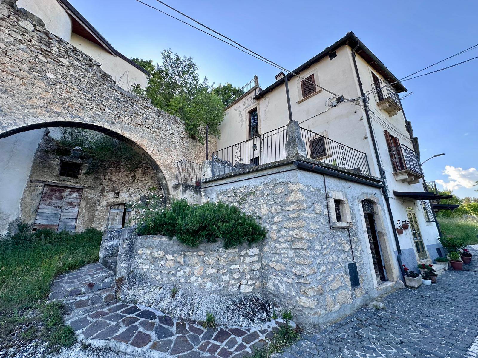 Casa Cielo Terra in vendita a Navelli