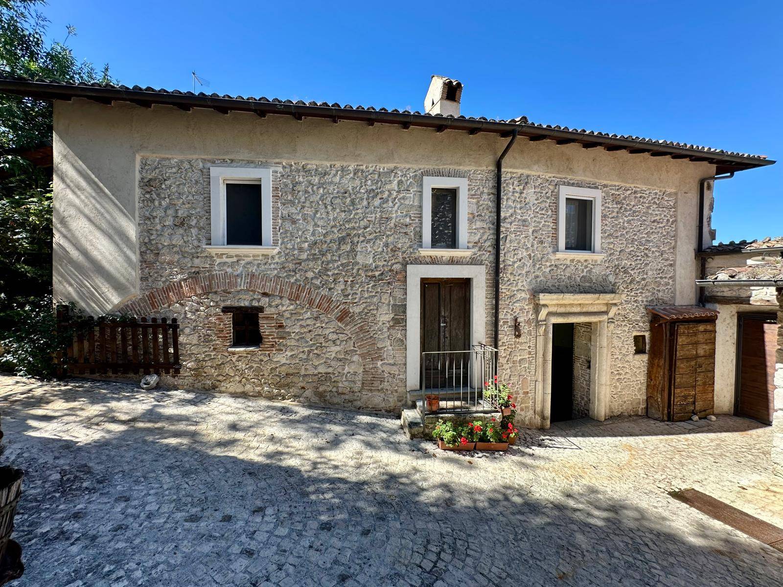 Casa singola in vendita a L'Aquila, Zona Della Rivera