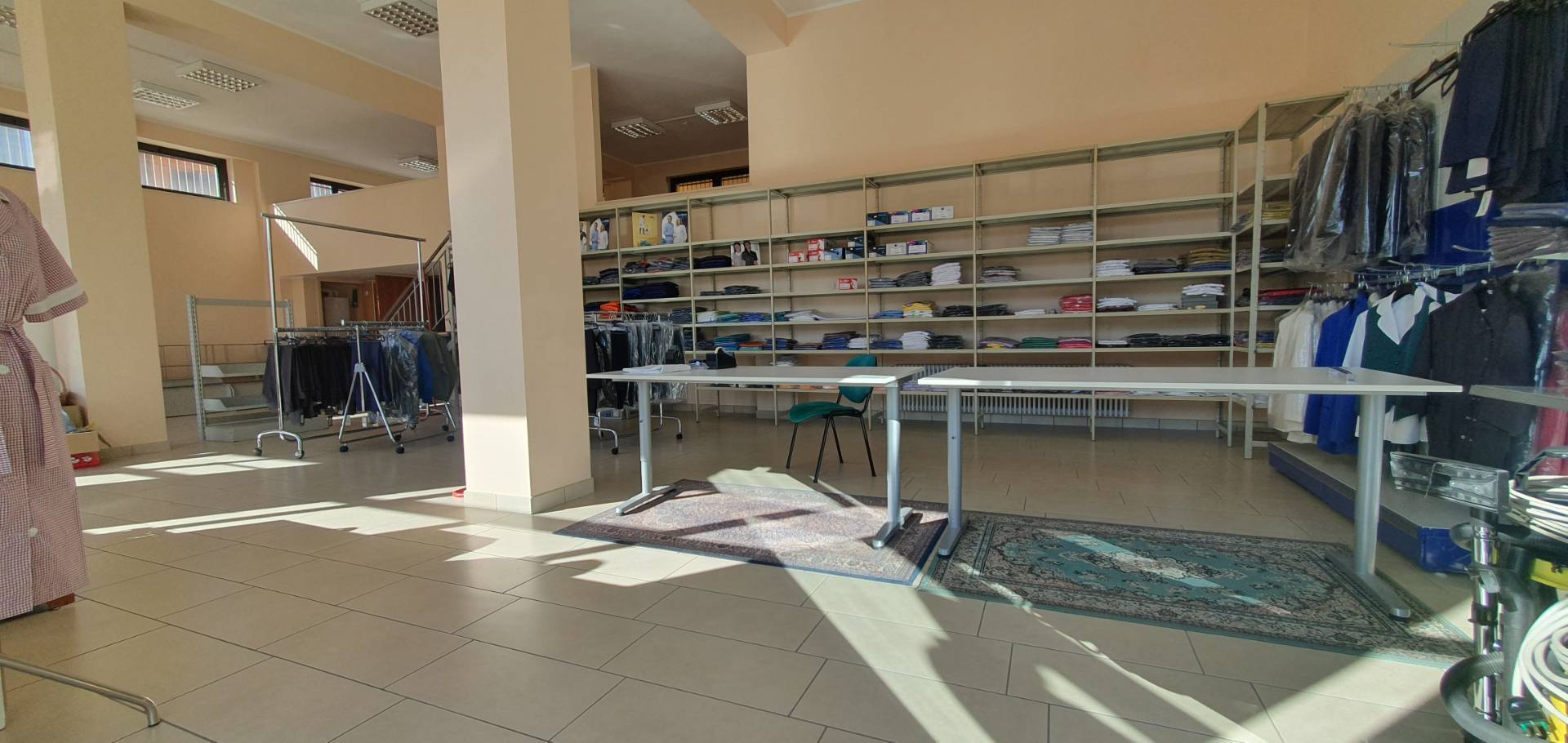 Locale commerciale in affitto a L'Aquila, Piazza d'Armi