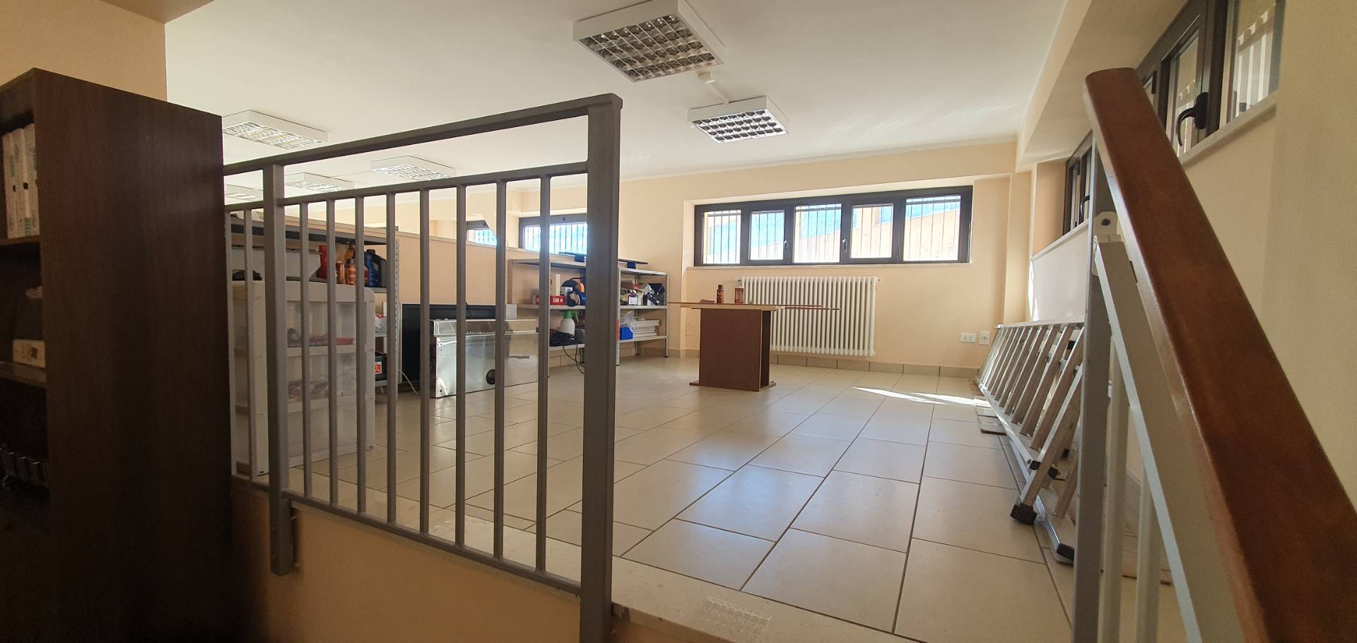 Locale commerciale in affitto a L'Aquila, Piazza d'Armi