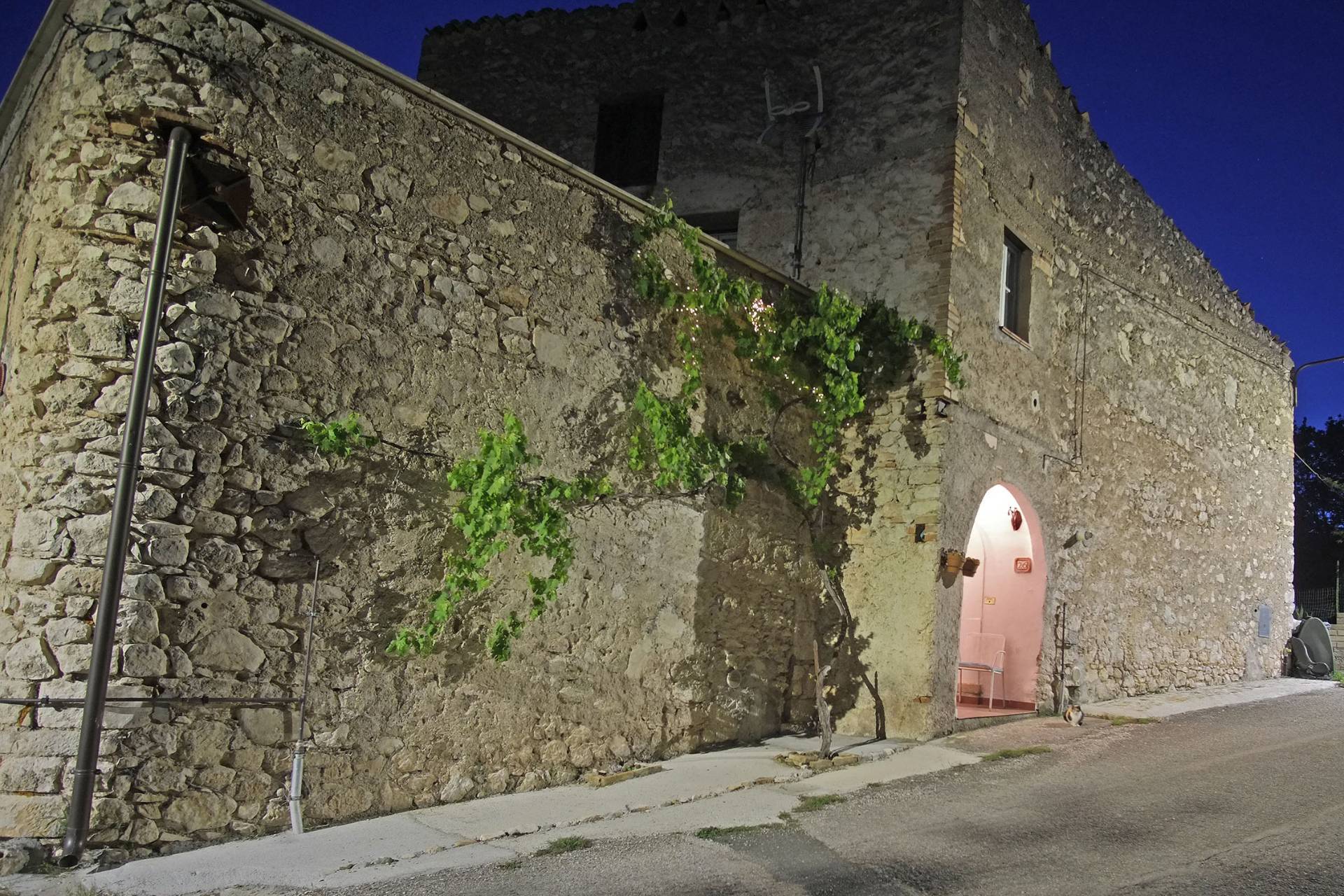 Casa singola in vendita a Capestrano, Capodacqua
