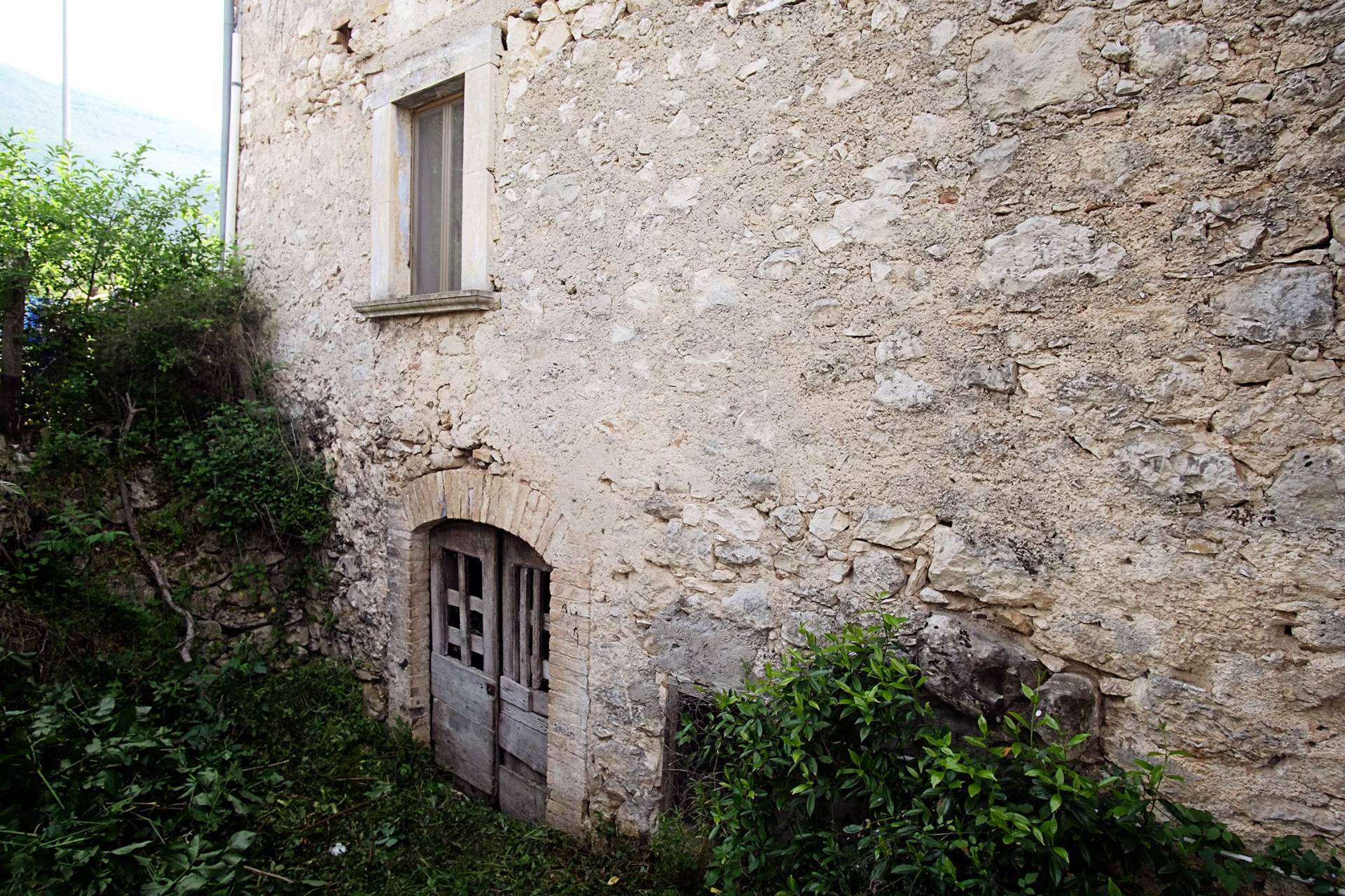 Casa singola in vendita a Capestrano, Capodacqua