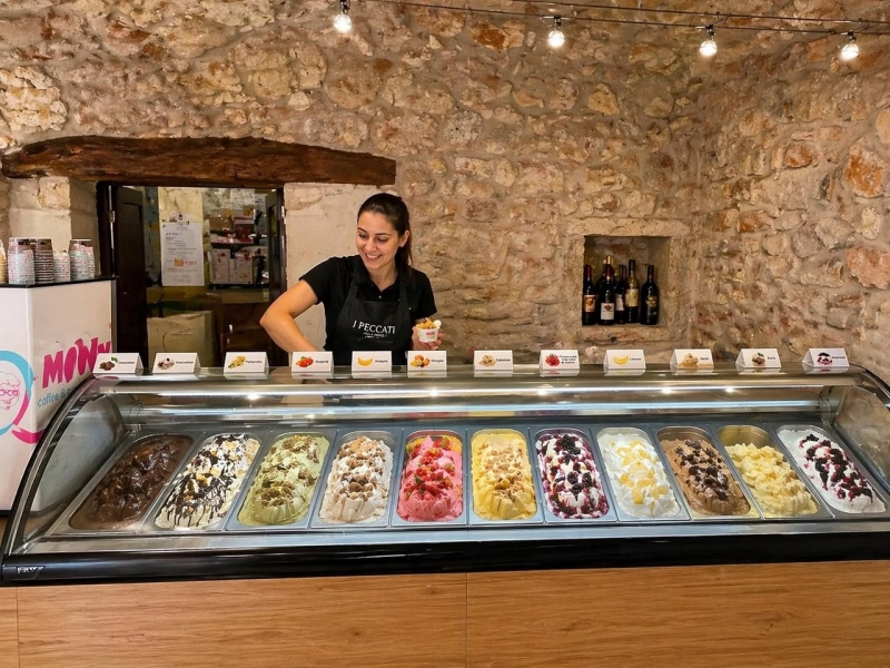 Locale commerciale classe A4 a Torri del Benaco