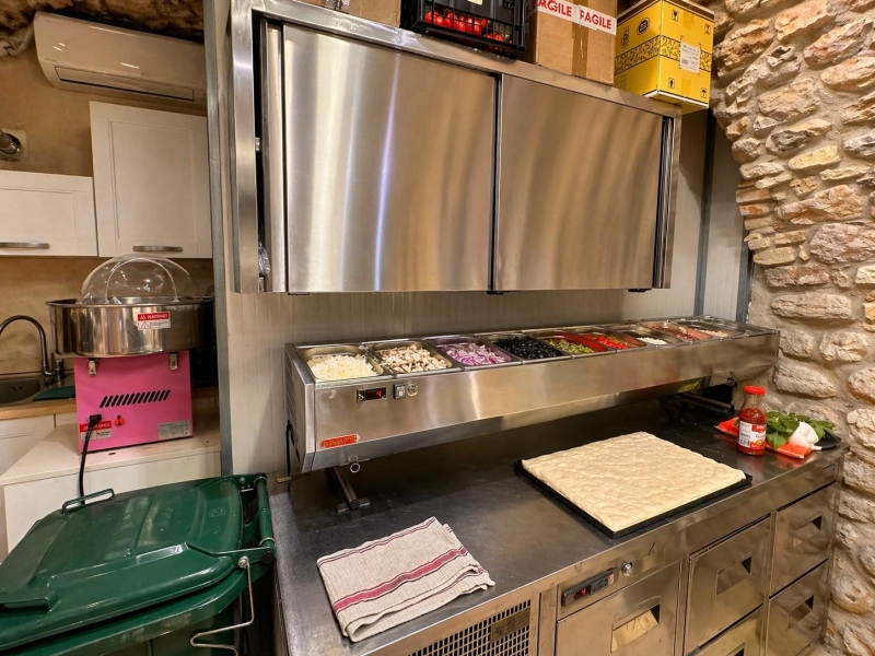 Locale commerciale classe A4 a Torri del Benaco