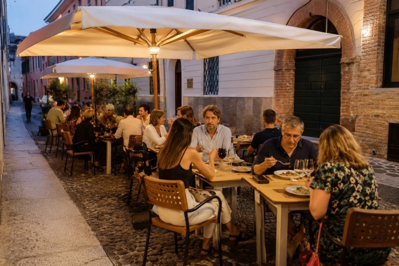 Locale commerciale classe A4 a Mantova