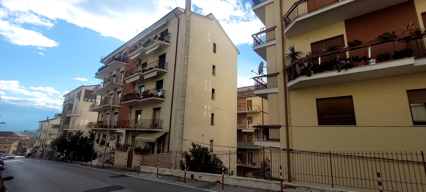 Quadrilocale in vendita in via san camillo de lellis, Chieti