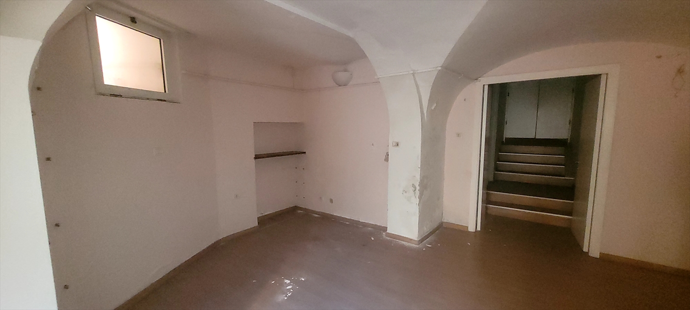 Locale commerciale in vendita in via francesco viaggi, Chieti