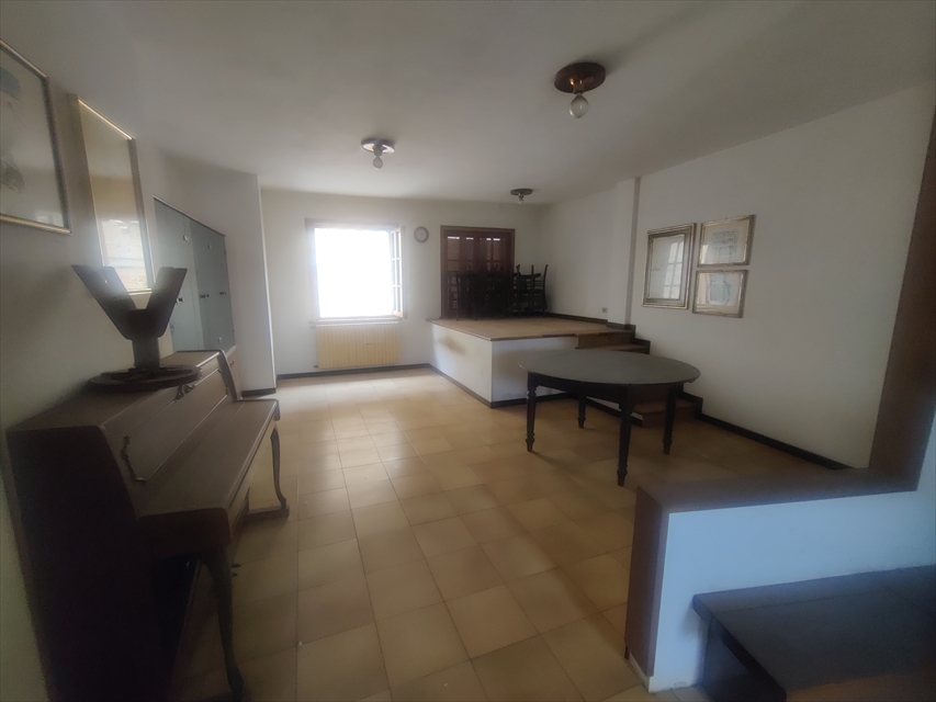 Casa indipendente con box in via isonzo pianella, Pianella