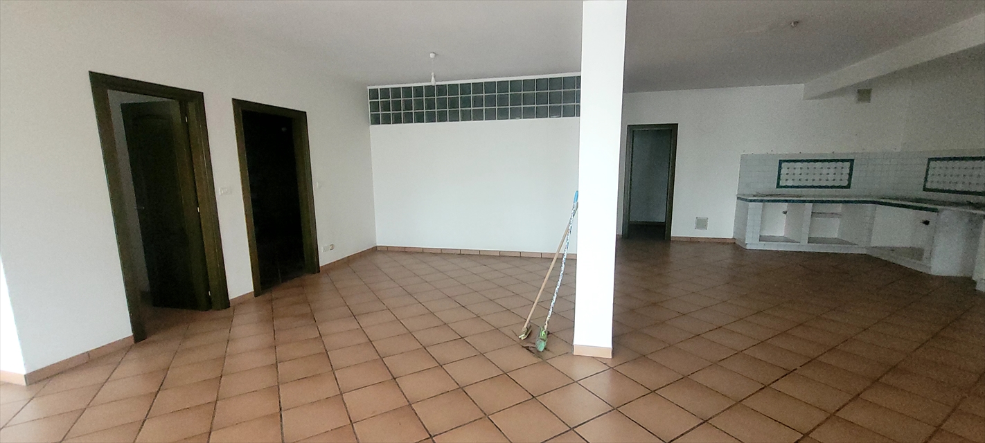 Quadrilocale con box in via brucicci, Ortona