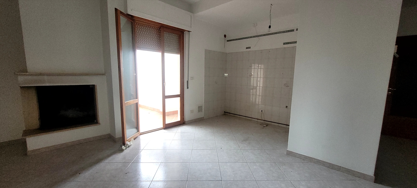 Quadrilocale con box in via brucicci, Ortona