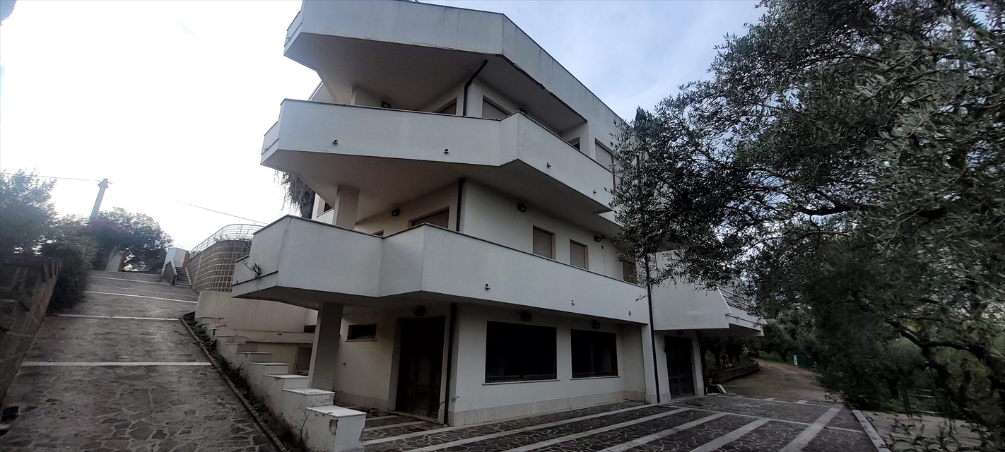 Appartamento con box doppio in via bucicci, Ortona