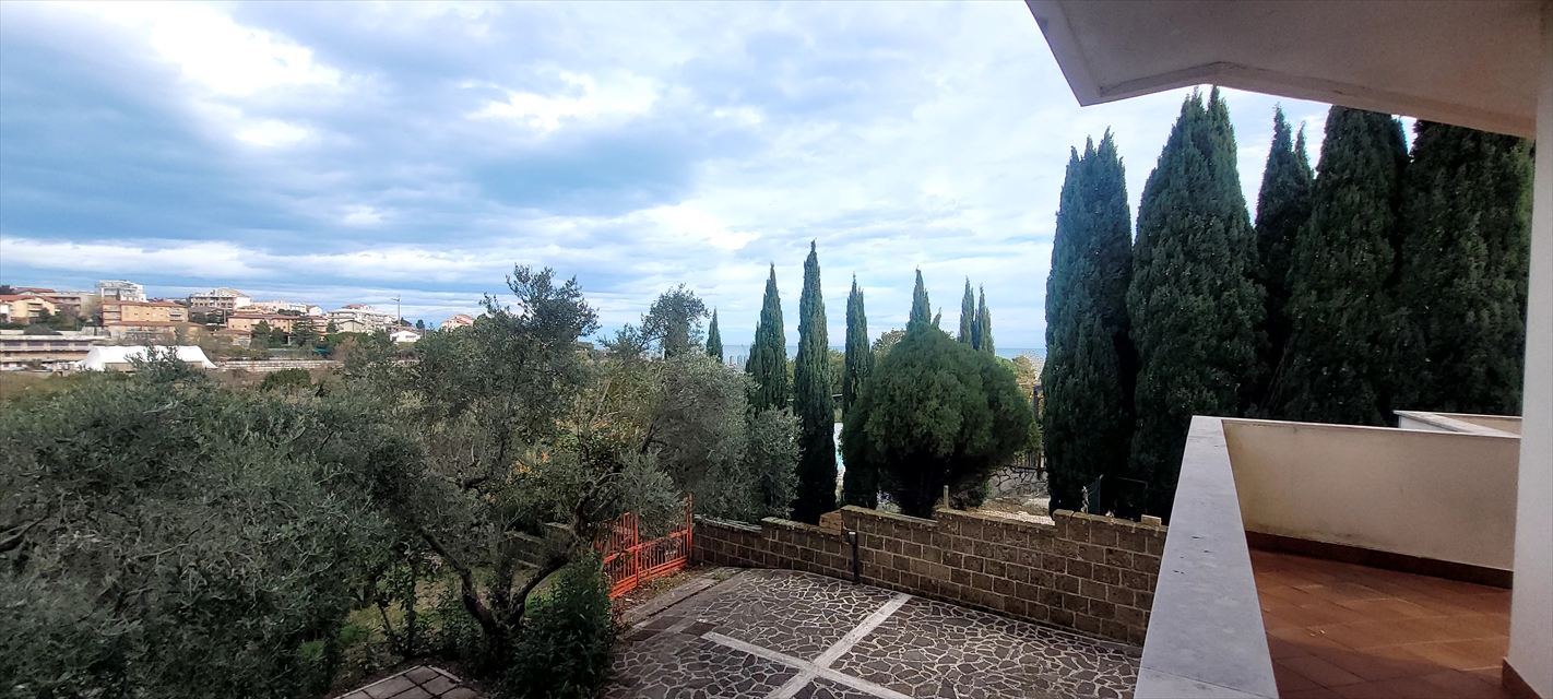 Appartamento con box doppio in via bucicci, Ortona