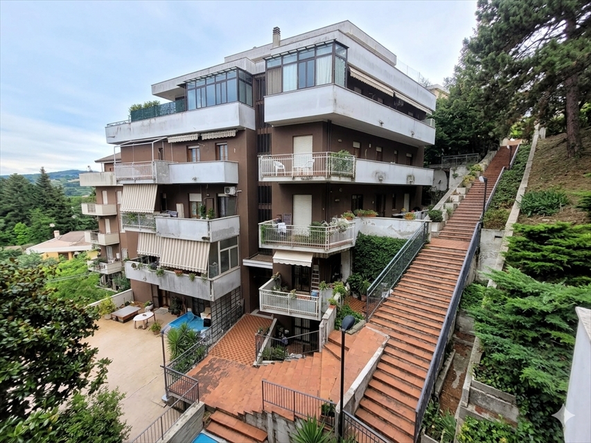 Quadrilocale con box in via trieste del grosso 74, Chieti