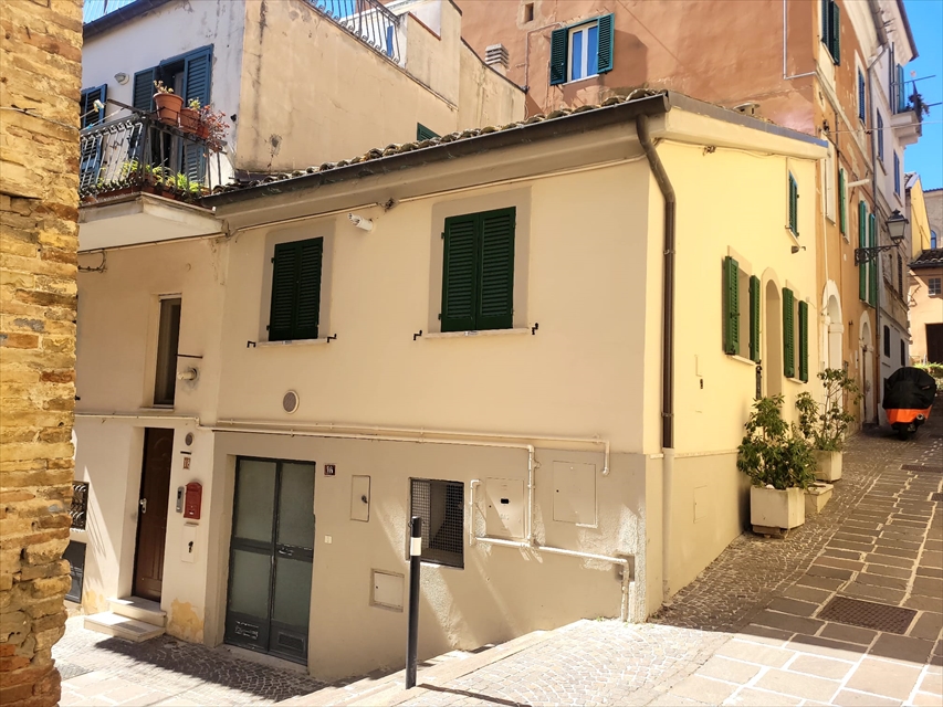 Casa indipendente ristrutturata in carlo de tocco, Chieti