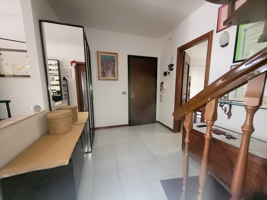 Appartamento con box doppio in via degli ernici 15, Chieti