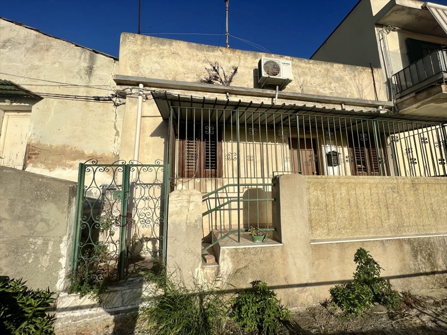 Casa indipendente da ristrutturare in via casalotto, Reggio Calabria