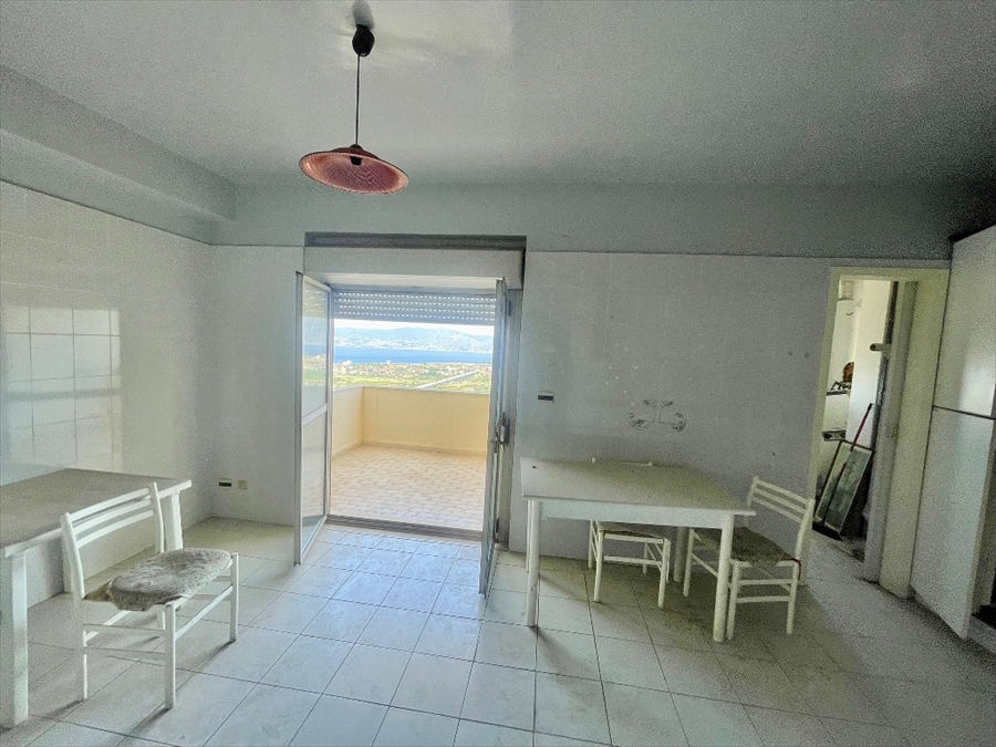 Appartamento da ristrutturare in strada villaggio arghill, Reggio Calabria