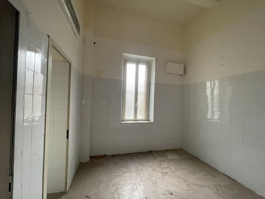 Negozio in vendita in via scala di giuda, Reggio Calabria