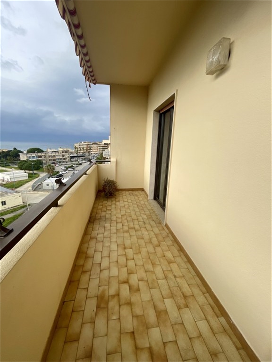 Quadrilocale vista mare in via padova, Reggio Calabria