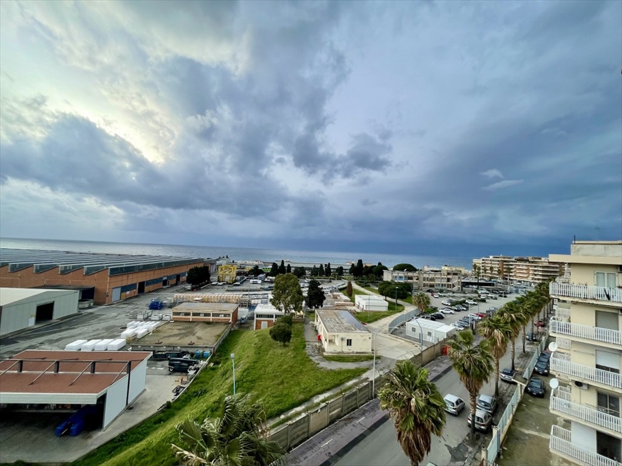 Quadrilocale vista mare in via padova, Reggio Calabria