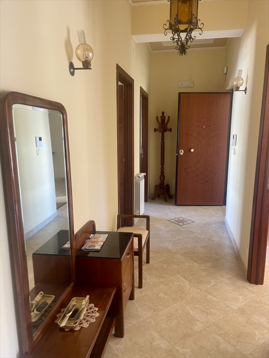 Quadrilocale ristrutturato in via mantova, Reggio Calabria