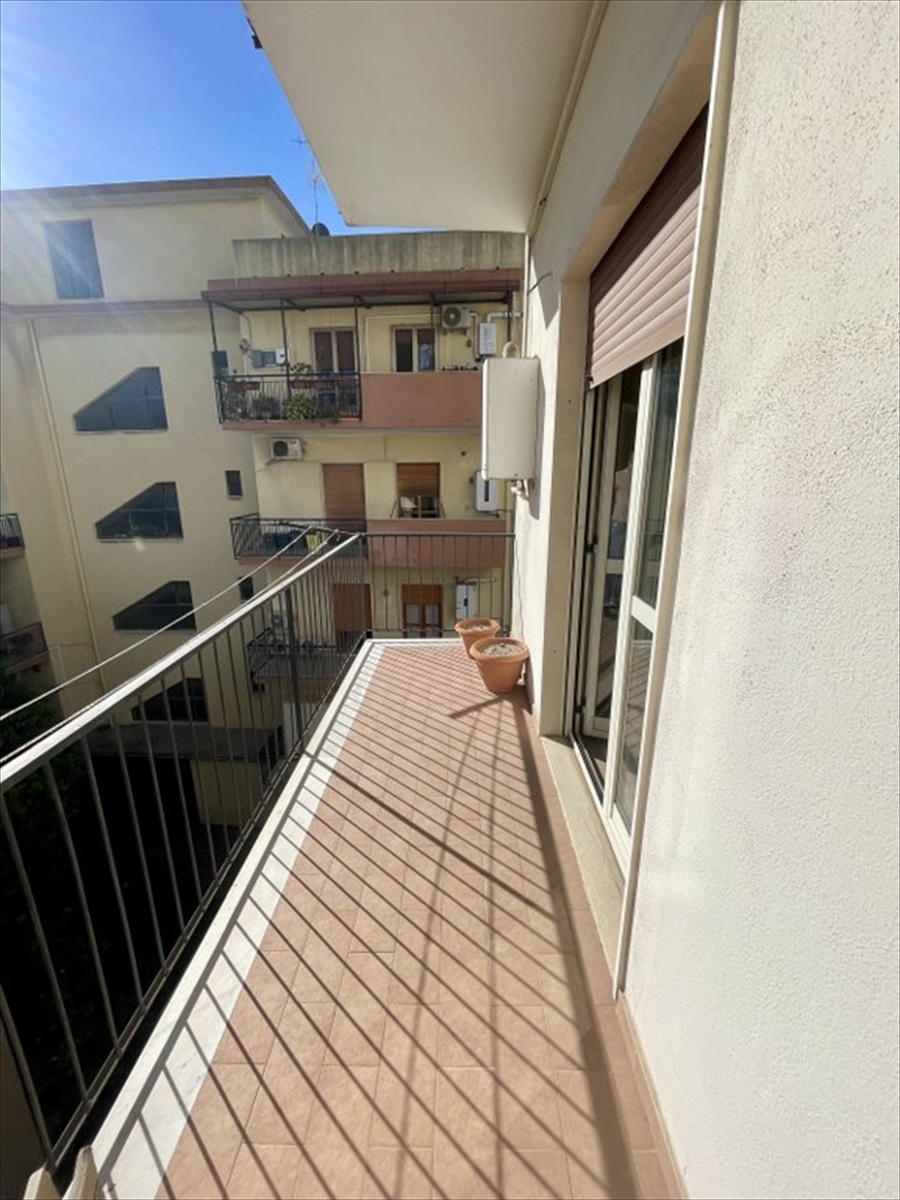 Quadrilocale ristrutturato in via mantova, Reggio Calabria