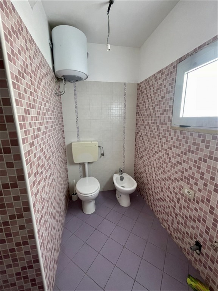 Negozio in affitto in viale laboccetta, Reggio Calabria