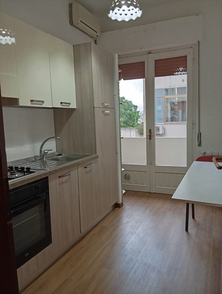 Quadrilocale in affitto in via emilio cuzzocrea, Reggio Calabria