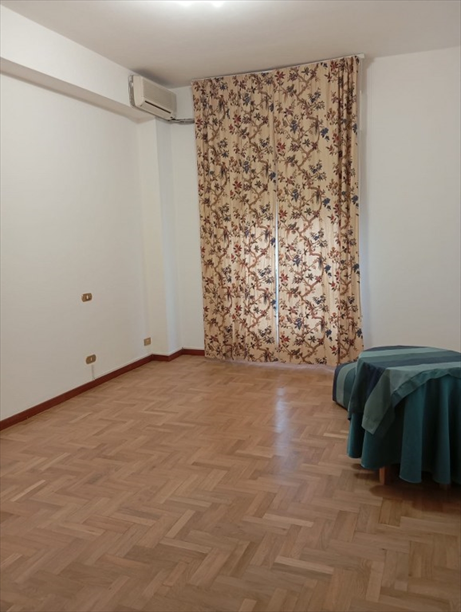 Quadrilocale in affitto in via emilio cuzzocrea, Reggio Calabria