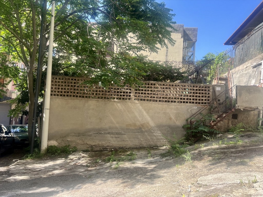 Casa indipendente da ristrutturare in via santa lucia, Reggio Calabria