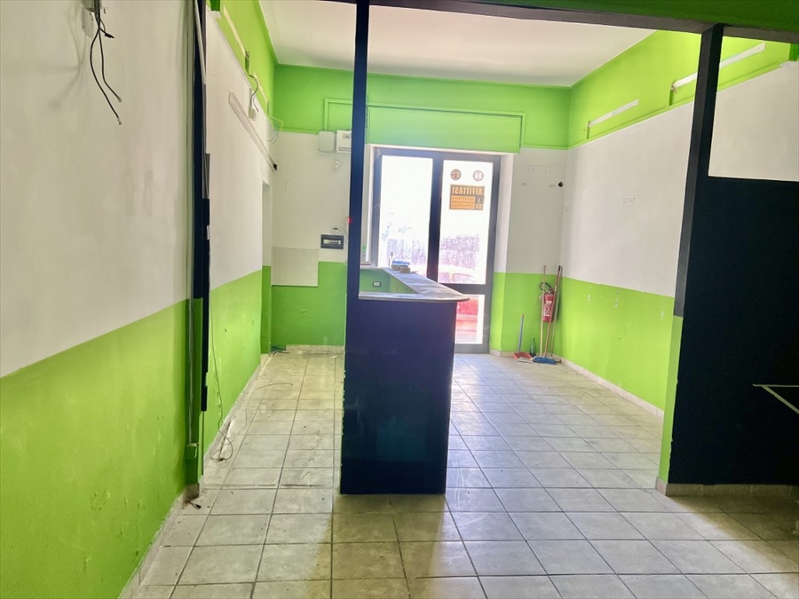 Negozio in vendita in via sbarre centrili, Reggio Calabria