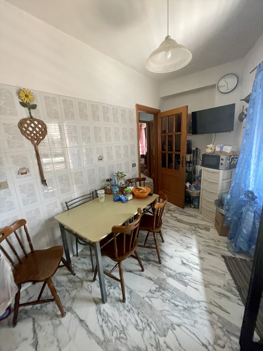 Quadrilocale da ristrutturare in via soccorso, Reggio Calabria