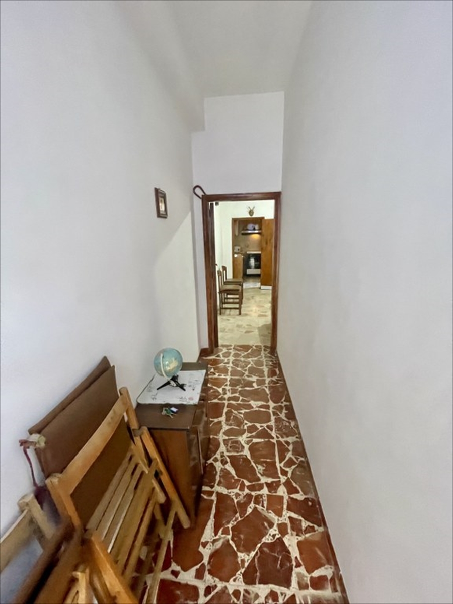Casa indipendente da ristrutturare in sbarre superiori, Reggio Calabria