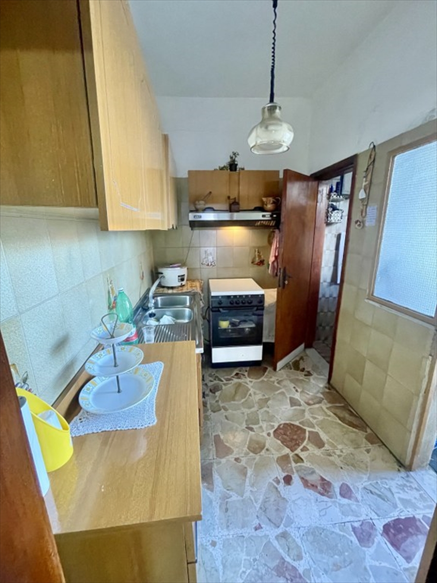 Casa indipendente da ristrutturare in sbarre superiori, Reggio Calabria
