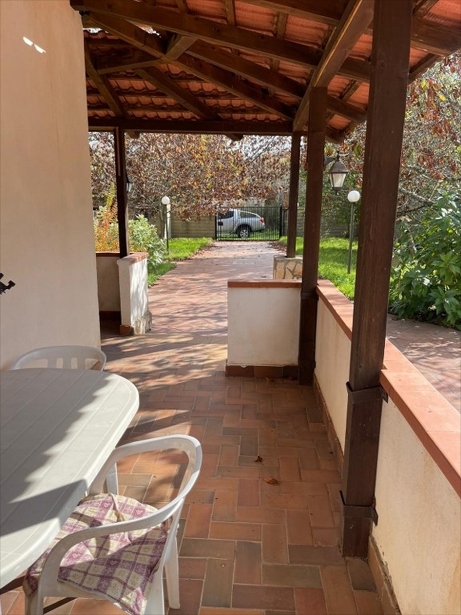 Villa con giardino in villaggio calarco san roberto, San Roberto