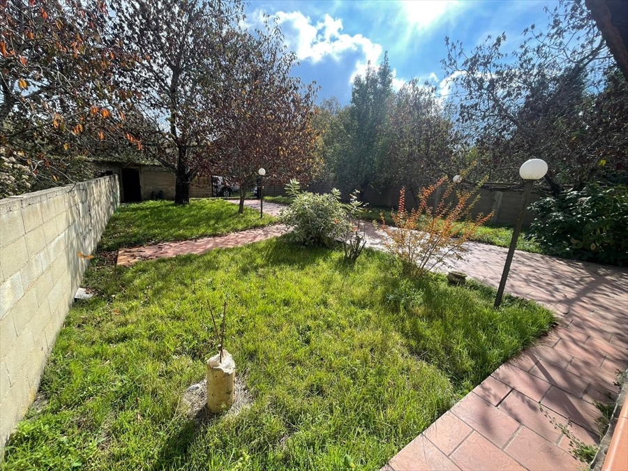 Villa con giardino in villaggio calarco san roberto, San Roberto