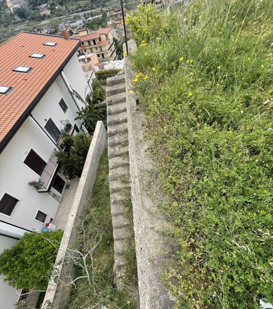 Casa indipendente con giardino in via spirito santo, Reggio Calabria