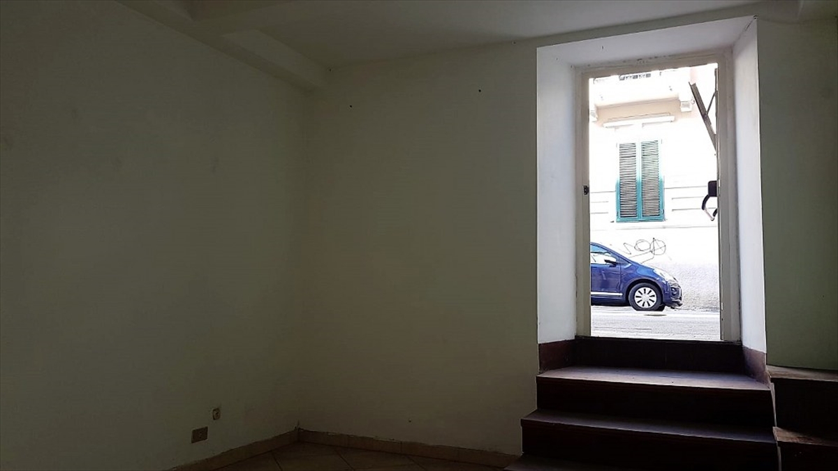 Magazzino in affitto in via torrione, Reggio Calabria