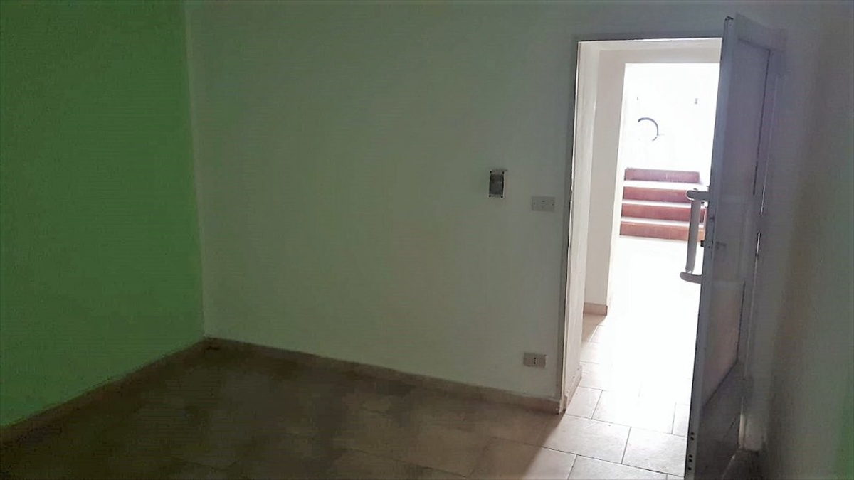 Magazzino in affitto in via torrione, Reggio Calabria