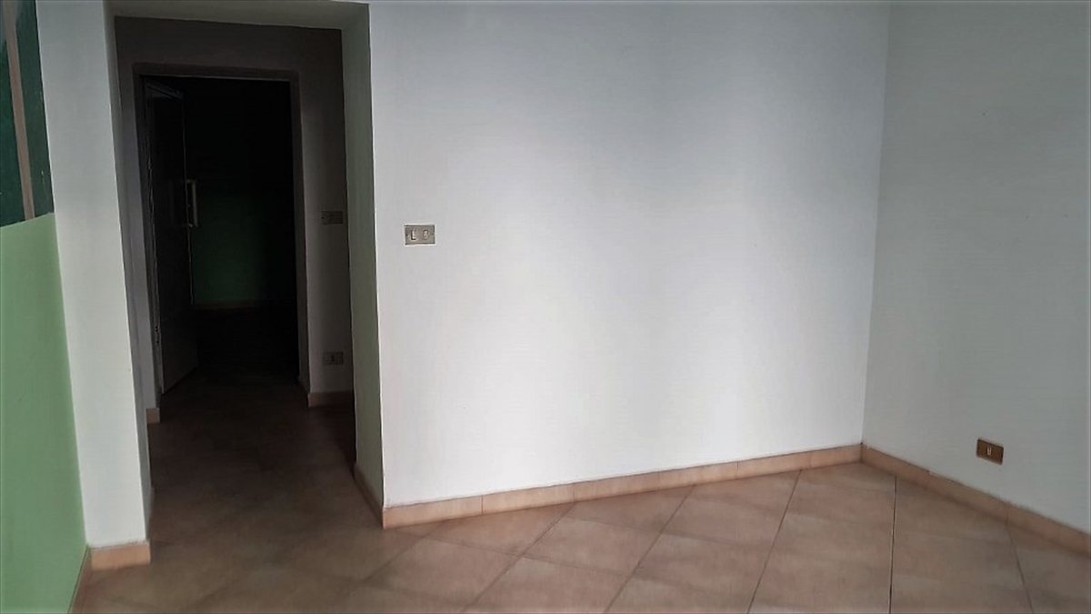 Magazzino in affitto in via torrione, Reggio Calabria