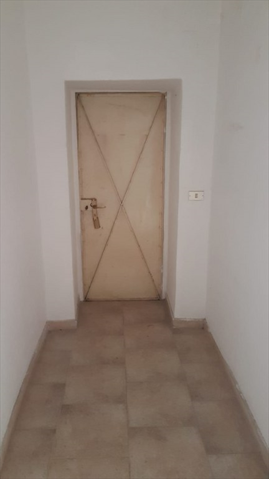 Magazzino in affitto in via torrione, Reggio Calabria