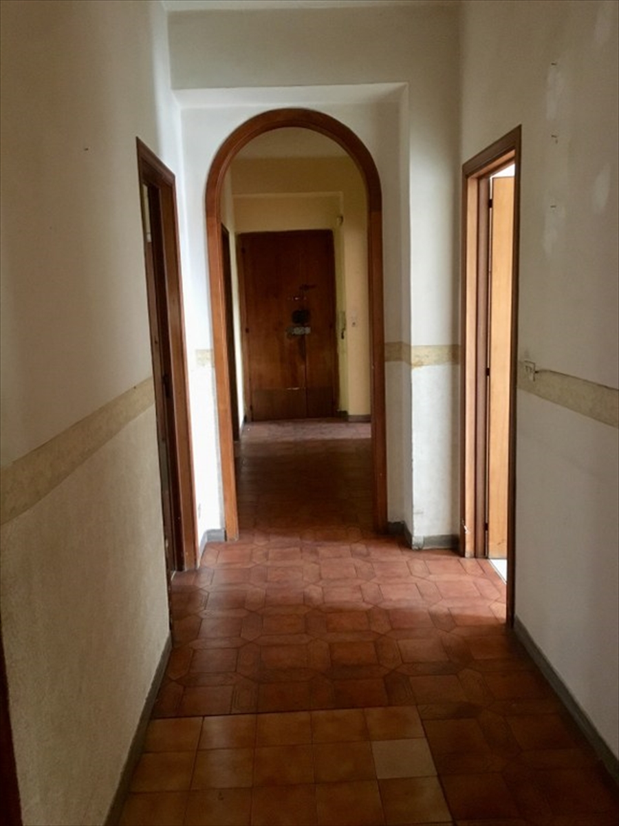 Appartamento da ristrutturare in via provinciale san cristoforo, Reggio Calabria