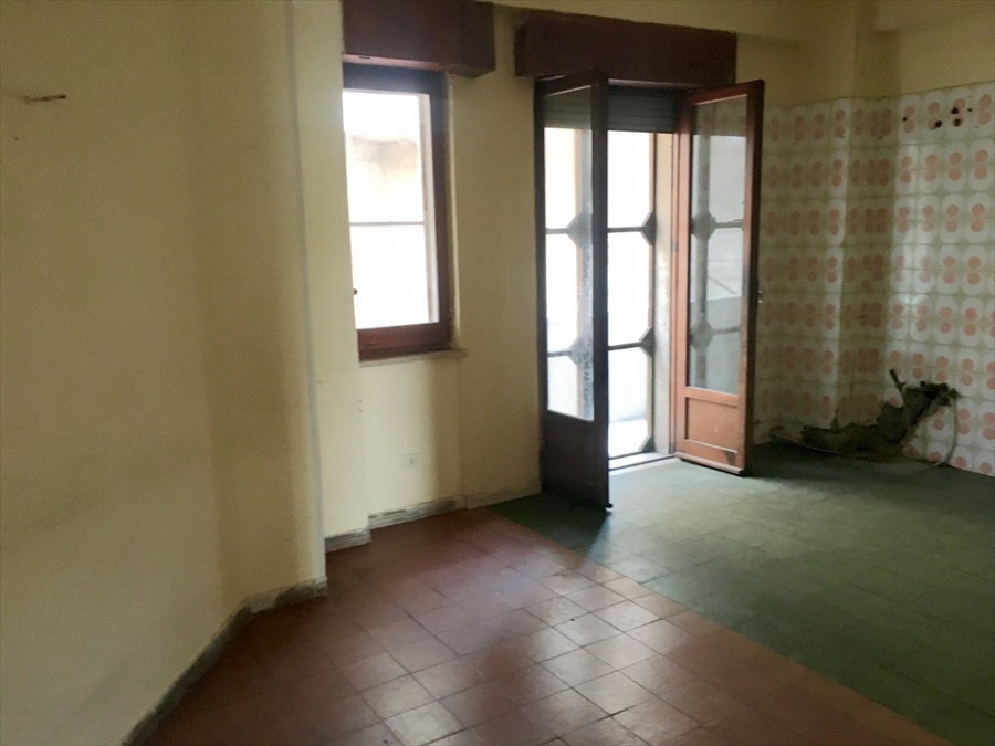 Appartamento da ristrutturare in via provinciale san cristoforo, Reggio Calabria