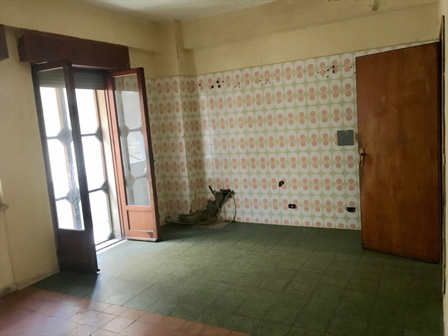 Appartamento da ristrutturare in via provinciale san cristoforo, Reggio Calabria