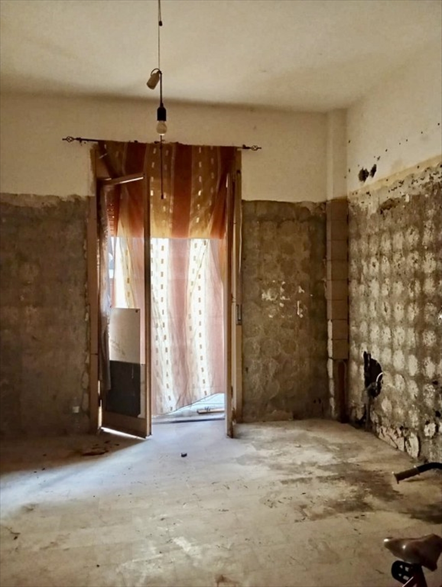 Quadrilocale da ristrutturare in via strada privata traversa irto, Reggio Calabria